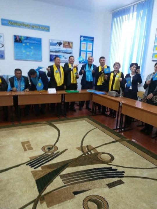 Мектебімізде  тарих пәні  мұғалімдерінің  ұйымдастыруымен  "Мәңгілік  ел - Тәуелсіз   Қазақстан" атты  семинар  - практикум  өткізілді.