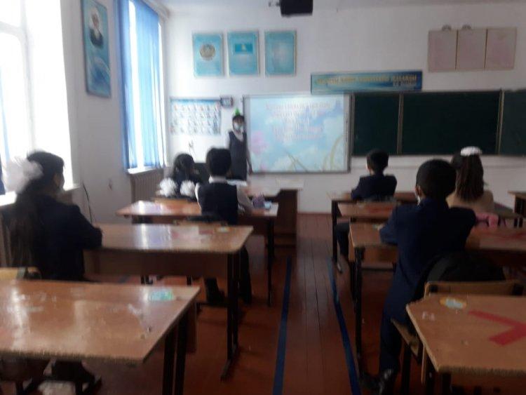 "Қазақстанның ядролық қарусыз мемлекетке айналуындығы Тұңғыш Президент-Елбасының ролі" атты сынып сағаты өткізілді.