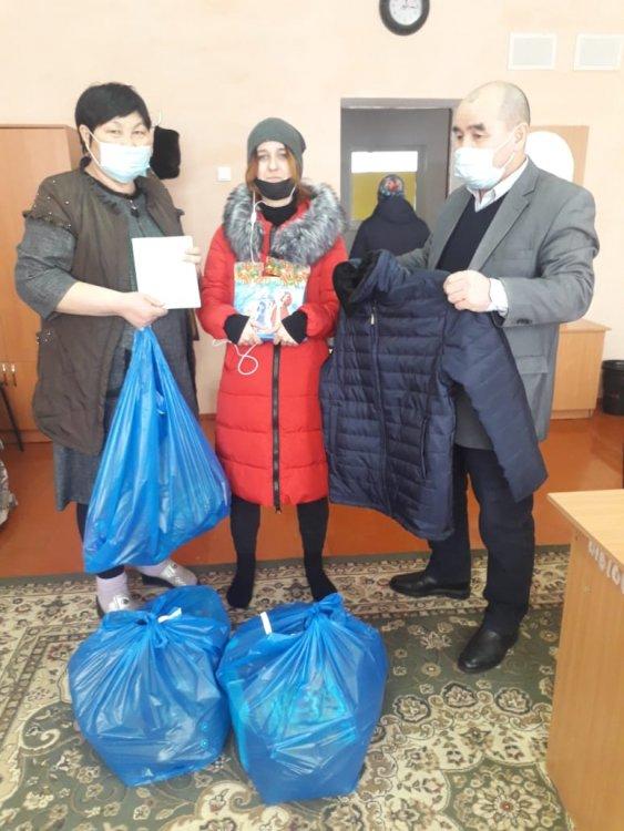 26.12.2020 жылы  мектеп жанындағы интернат  тәрбиеленушілеріне  арналған   аудан  әкімінің  шыршасы  өткізілді.