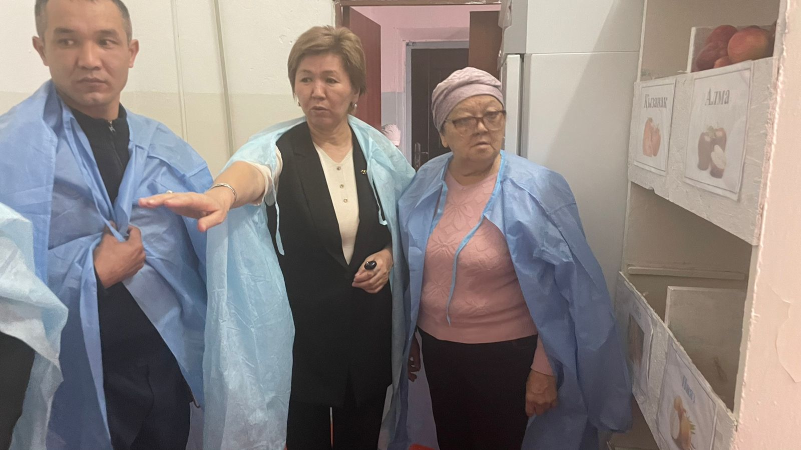 Қамқоршылық кеңес мүшелері мектеп асханасының жай-күйімен танысты.